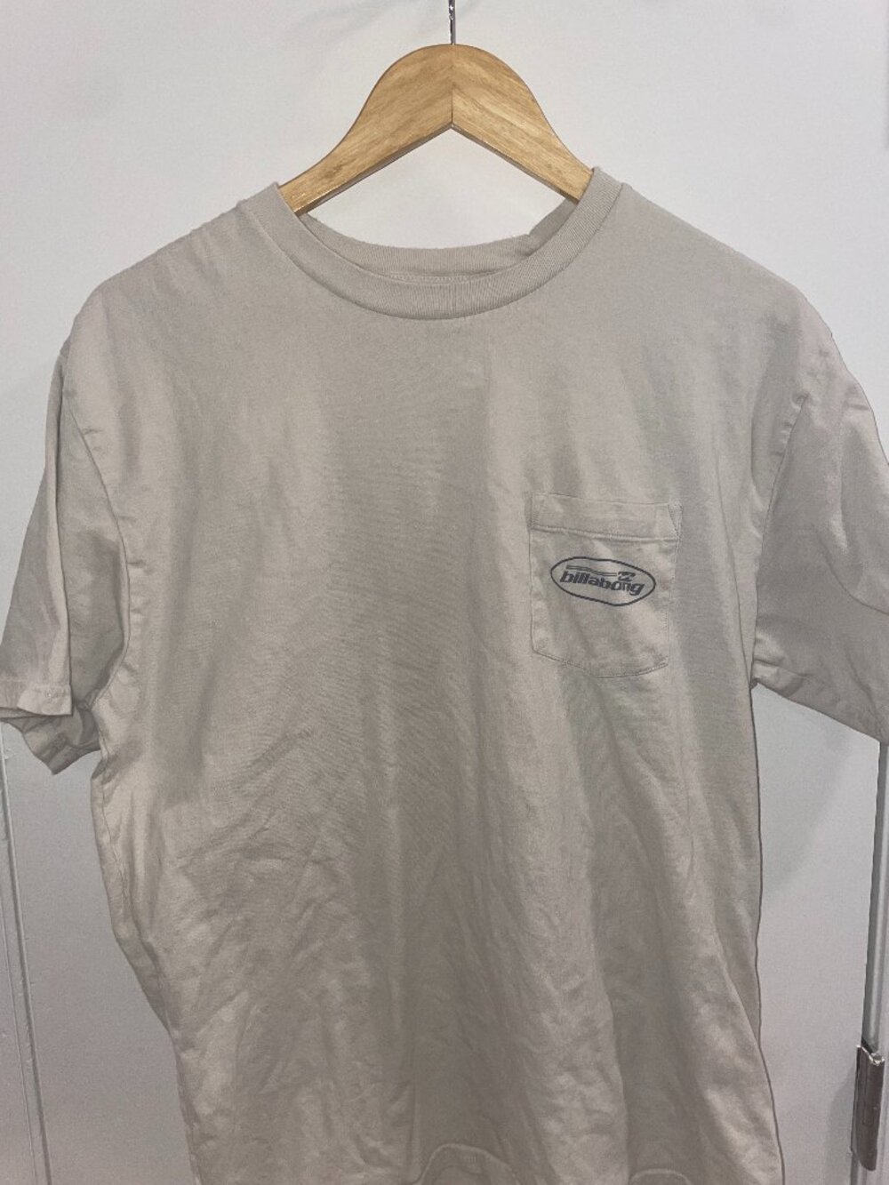 Billabong Off-White Graphic t-shirt